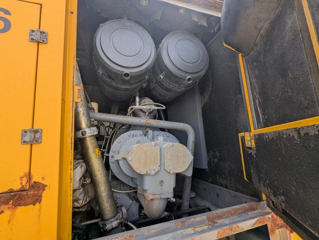 58826649 (7)